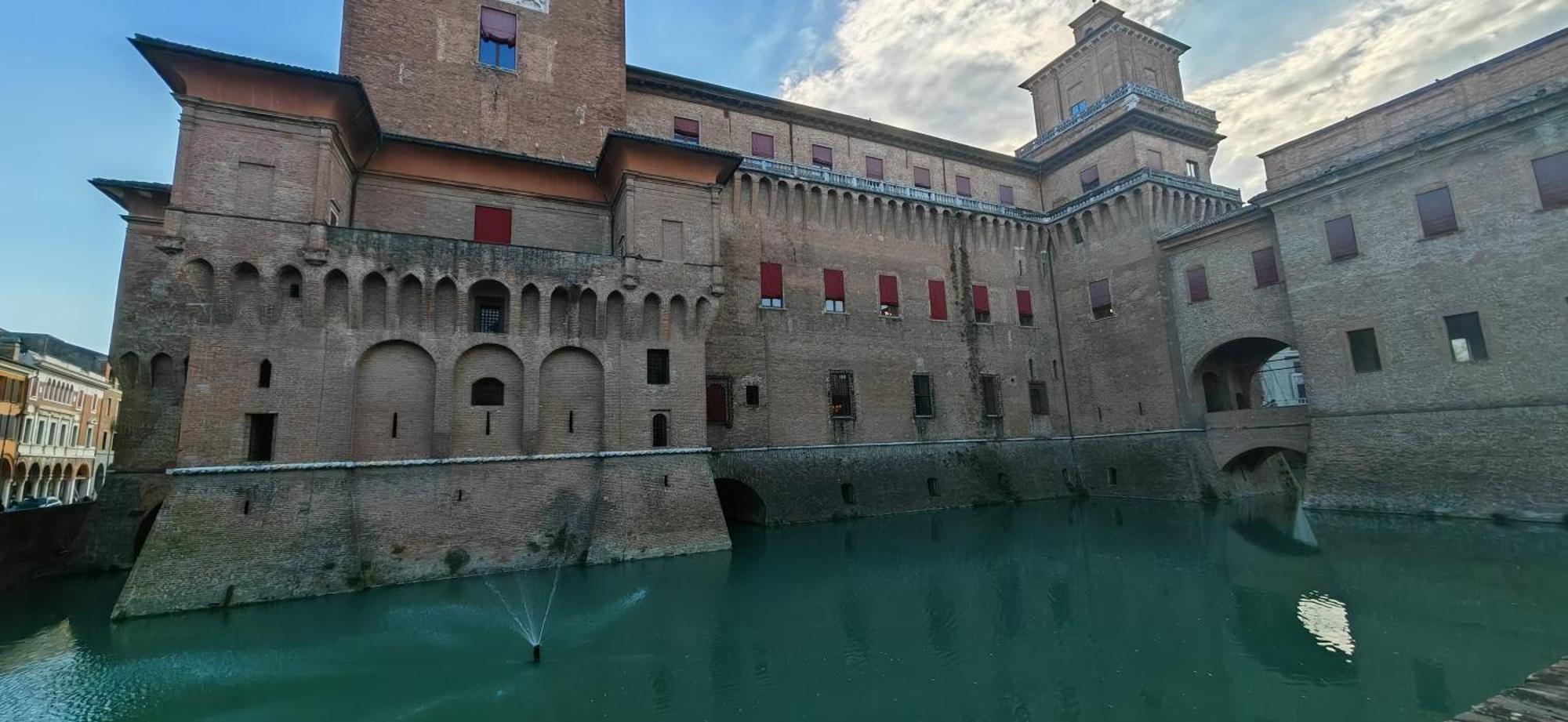 B&B Le Muse Ferrara Buitenkant foto