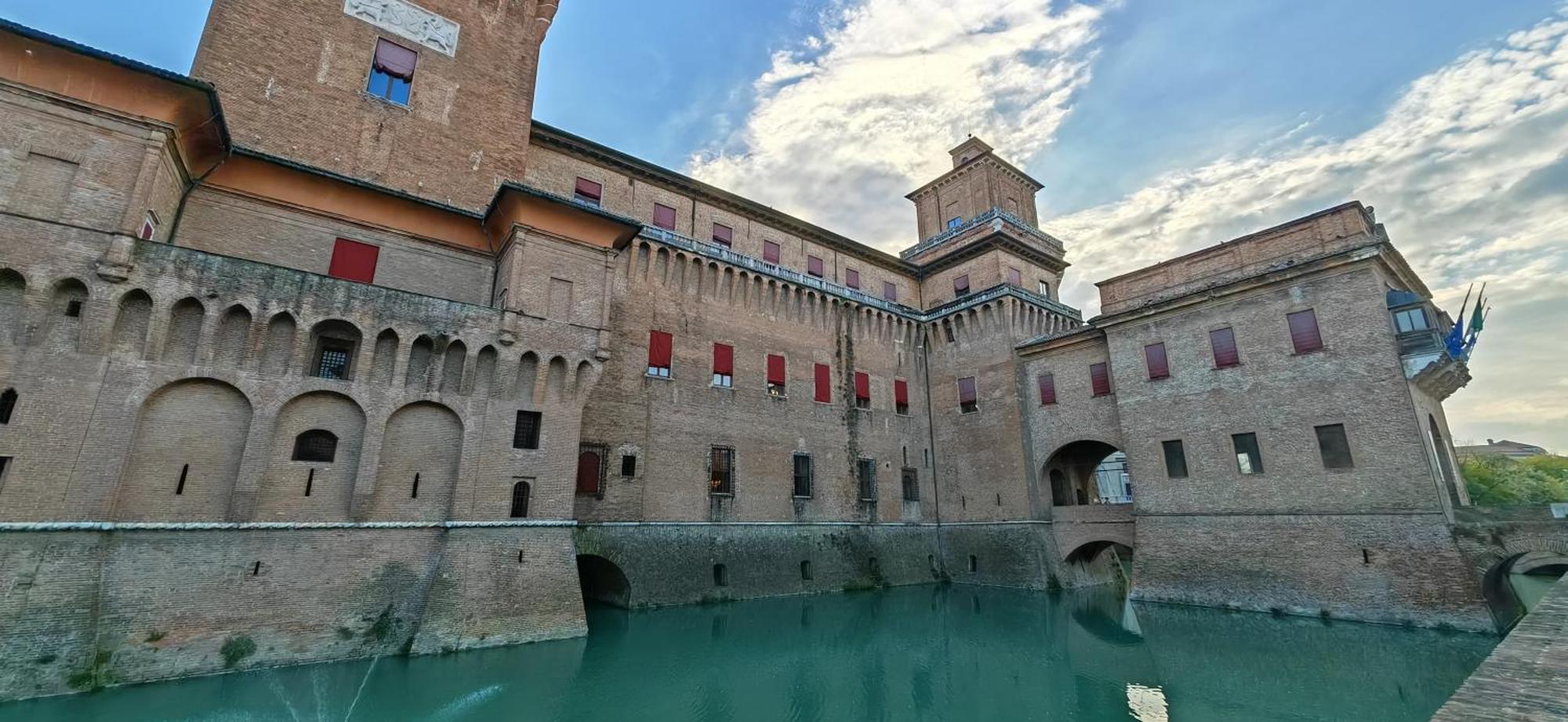 B&B Le Muse Ferrara Buitenkant foto