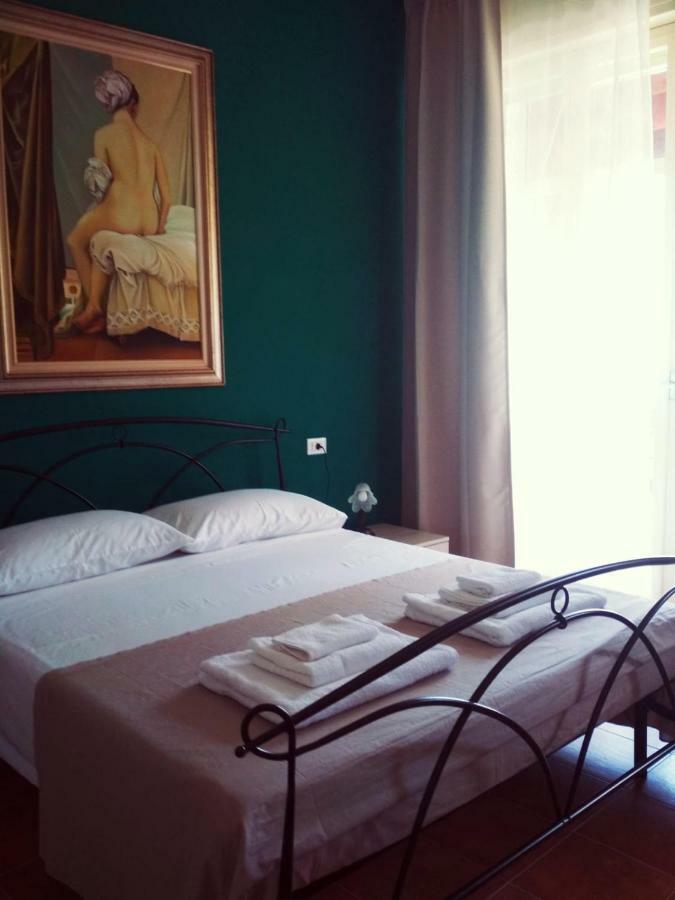 B&B Le Muse Ferrara Buitenkant foto
